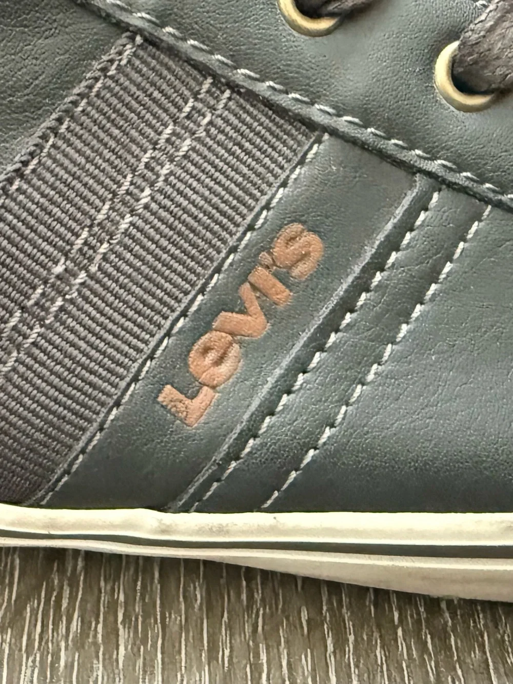 Men's Levi's Leather Low-Top Sneakers | Turner Sport Casuals